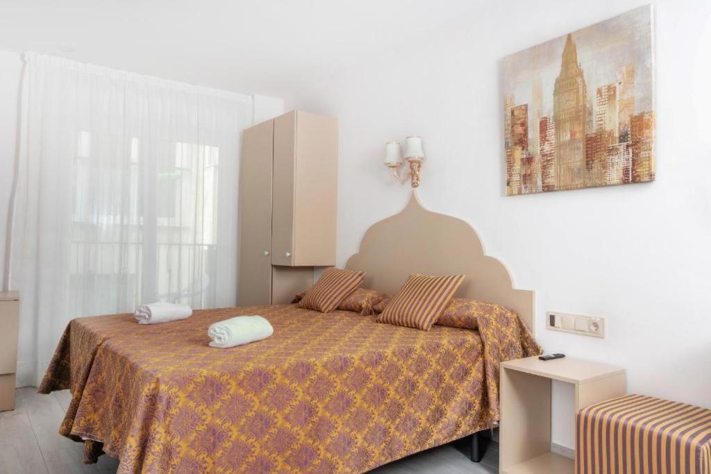 Hotel Clopy Rocamar Бенідорм Екстер'єр фото